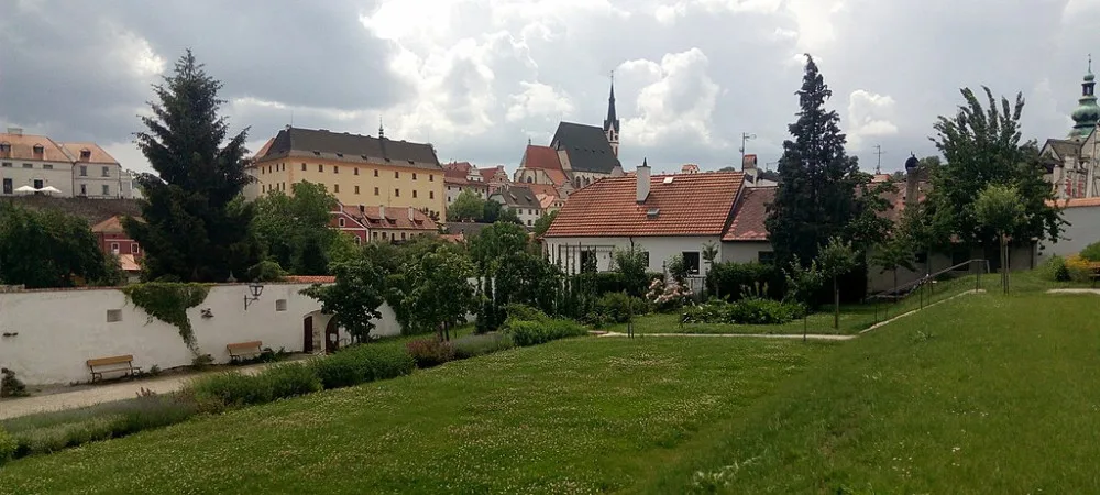 SOUTĚŽ: V krumlovské Klášterní zahradě zahraje Beata Hlavenková a Kapela snů