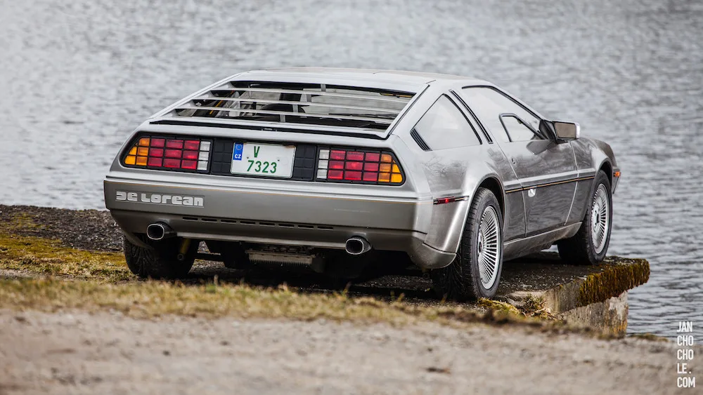 V Muzeu veteránů v Nové Bystřici vystavují unikátní DeLorean DMC-12. Letos nejspíš naposled