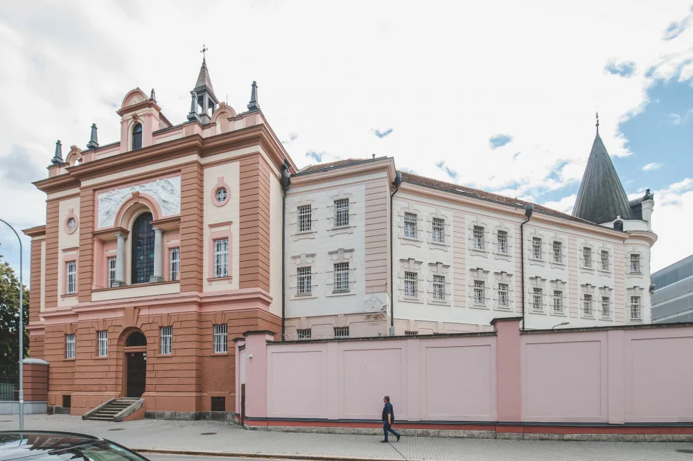 Věznice v Budějcích prochází rekonstrukcí. Vzniknou nové cely, knihovna i kulturní místnost