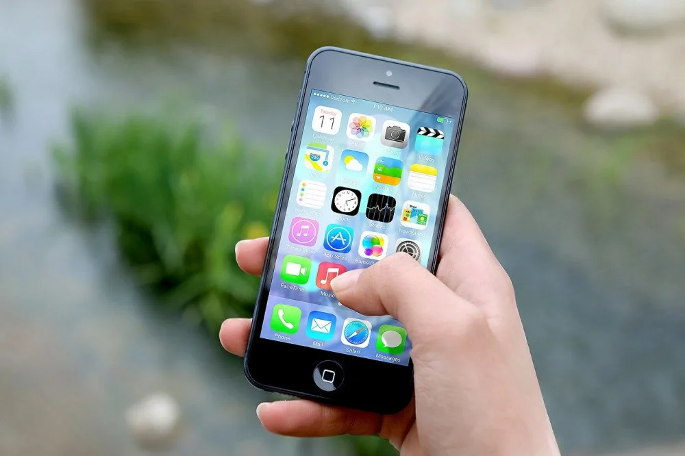 Řada mobilních aplikací je nebezpečná. Které byste z telefonu měli raději smazat?