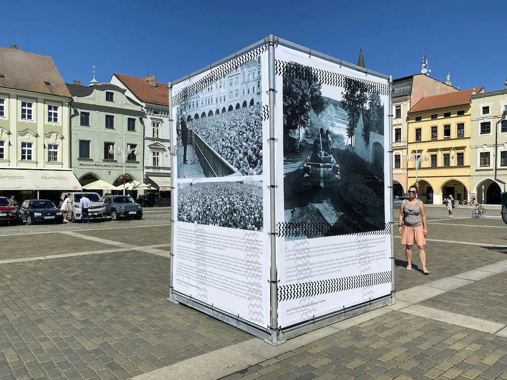 Mnoho měst v Česku si připomíná srpen 1968. V Budějcích zaparkovaly makety tanků