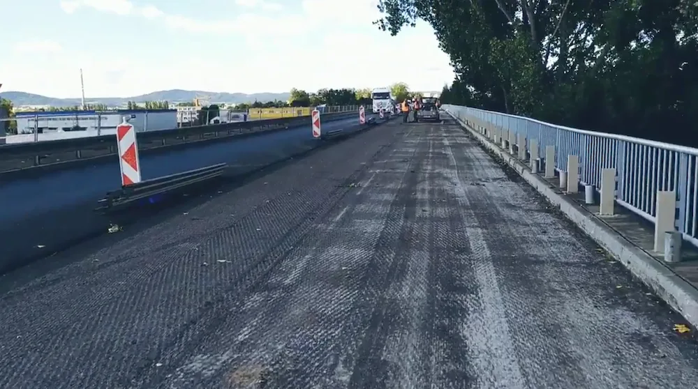 Ve Strakonicích skončily opravy mostu přes Řepický potok, plně zprůjezdněn bude v úterý
