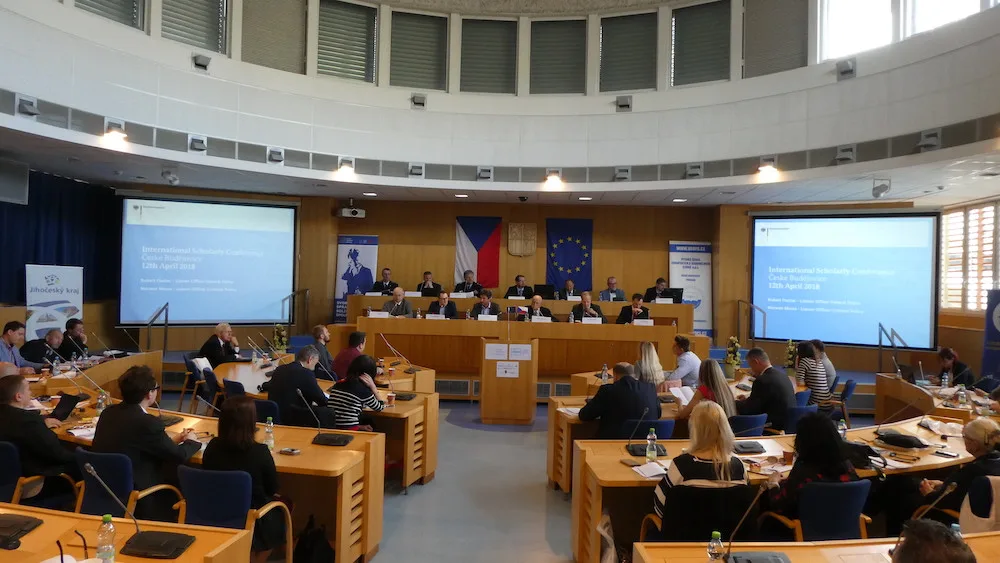 Chcete porozumět aktuálním bezpečnostním problémům? Studujte nově akreditovaný studijní program Vysoké školy evropských a regionálních studií