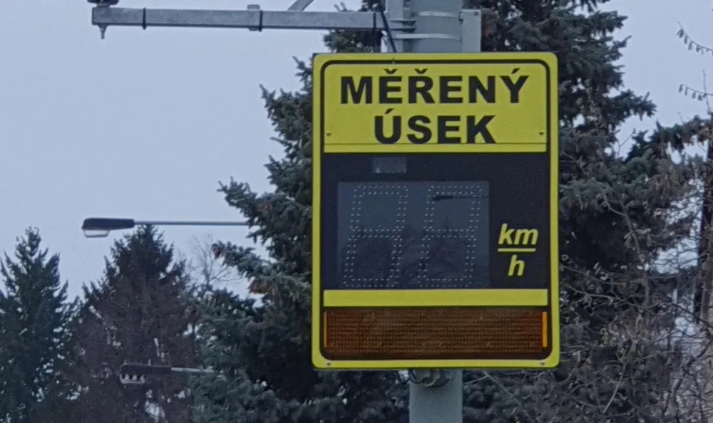 Nejen trestat, ale také vychovávat. Prachatice si chválí inteligentní radary