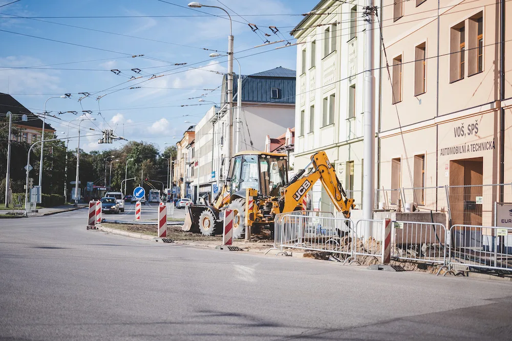 DOPRAVNÍ INFO: Odstartovaly další práce na komunikacích, projděte si jednotlivá omezení