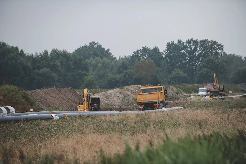 Stavba horkovodu z Temelína nabírá zpoždění. Po jeho dokončení se ušetří 80 tisíc tun hnědého uhlí ročně