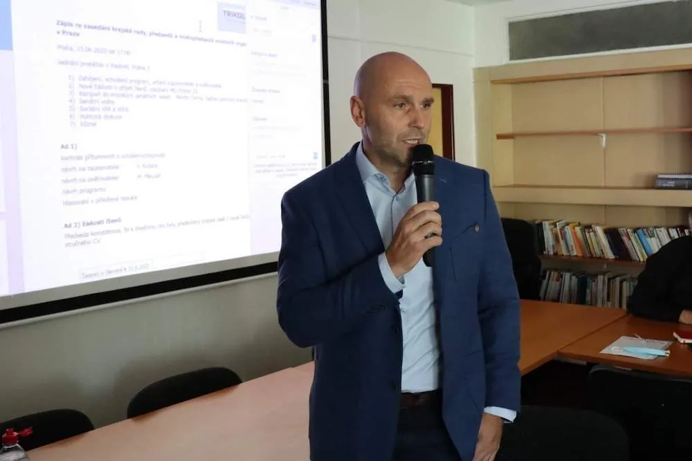 Jihočech Dalibor Uhlíř vede s Václavem Klausem ml. Hnutí Trikolóra. Konzervativní hodnoty, tradice a zdravý selský rozum, to jsou jeho hlavní pilíře