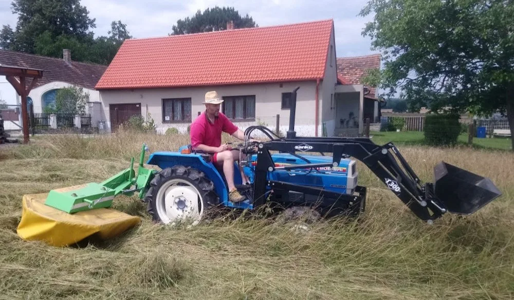 Jihočech Dalibor Uhlíř vede s Václavem Klausem ml. Hnutí Trikolóra. Konzervativní hodnoty, tradice a zdravý selský rozum, to jsou jeho hlavní pilíře