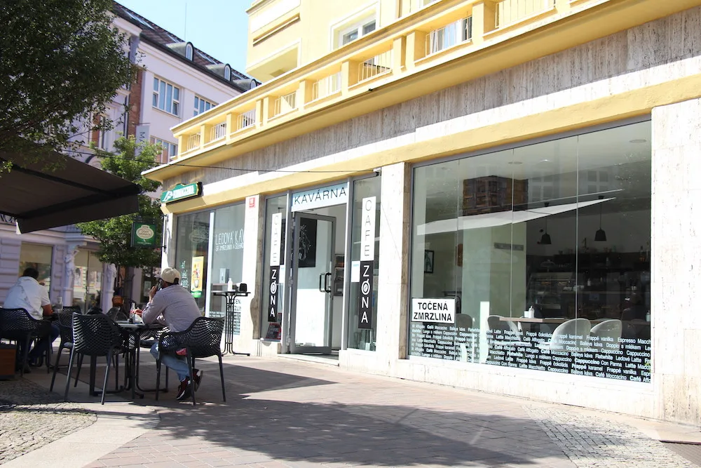 Zapomeňte na každodenní stres a užijte si výbornou kávu v Cafe Zóna na Lannově třídě