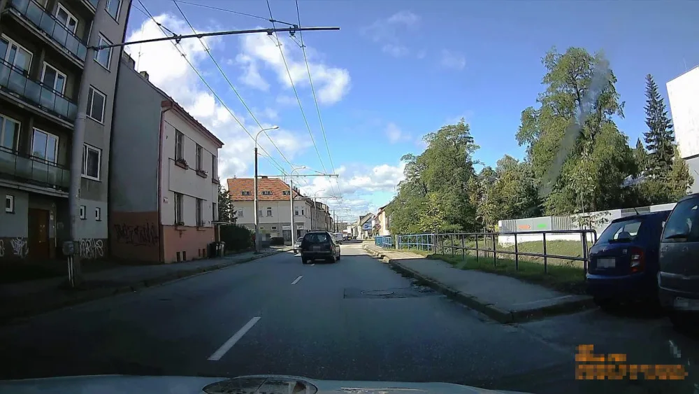 Silně opilý řidič křižoval svým autem ulice Budějc. Kličkováním upoutal pozornost strážníků