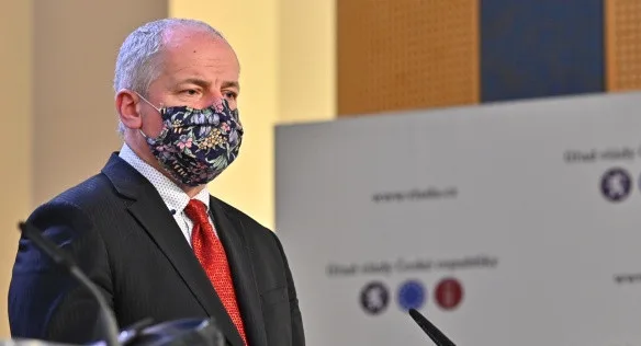 Prymula pohrozil přitvrzením, nebudou-li se opatření dodržovat