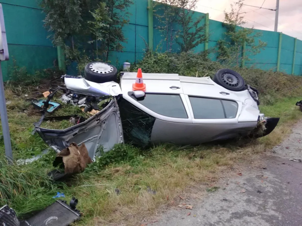 Další střet na železničním přejezdu. Řidič nejspíš nerespektoval výstražné zařízení.