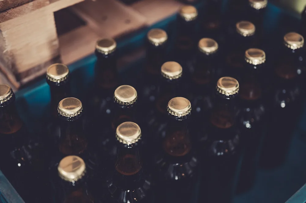 Budějovický Budvar slaví 125. výročí. Exkluzivní várku piva plnil do lahví také ředitel.