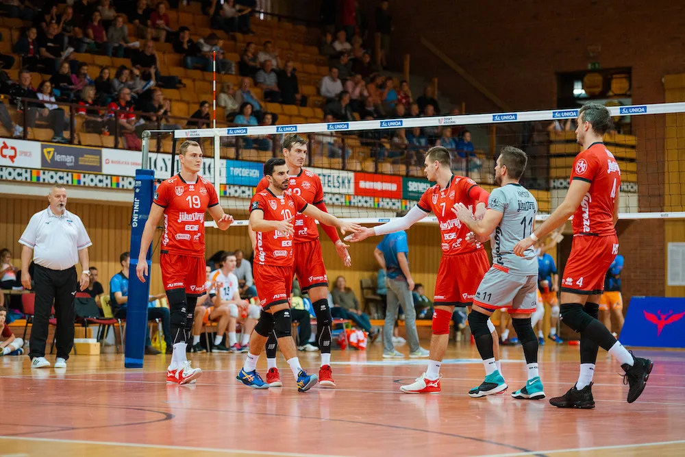 Domácí premiéra na jedničku. Jihostroj porazil Prahu ve třech setech