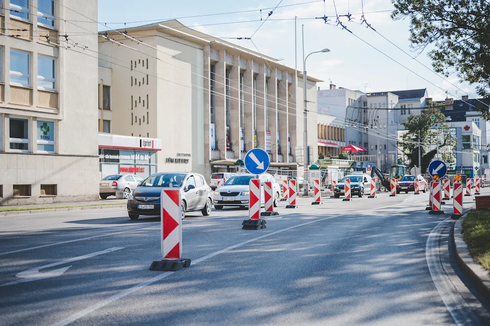Na konci měsíce čekají Senovážné náměstí uzavírky. Dva víkendy přes něj řidiči neprojedou