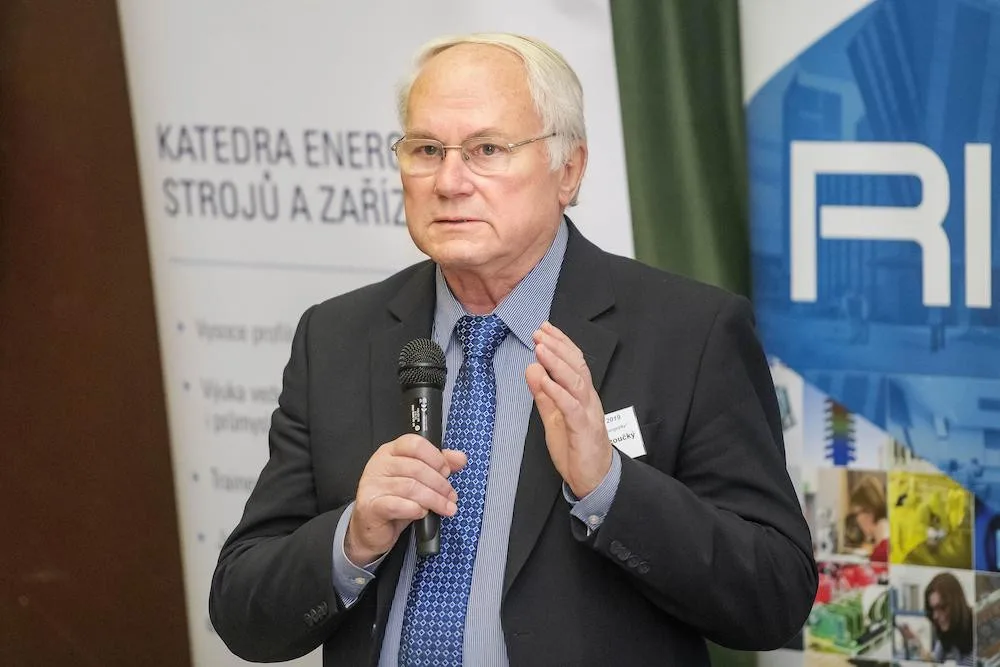 Bývalý ředitel temelínské elektrárny získal státní vyznamenání.