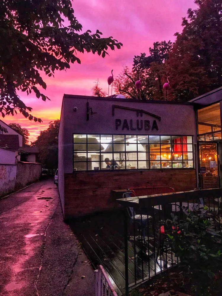 Českobudějovická restaurace Paluba otevřela výdejní okénko