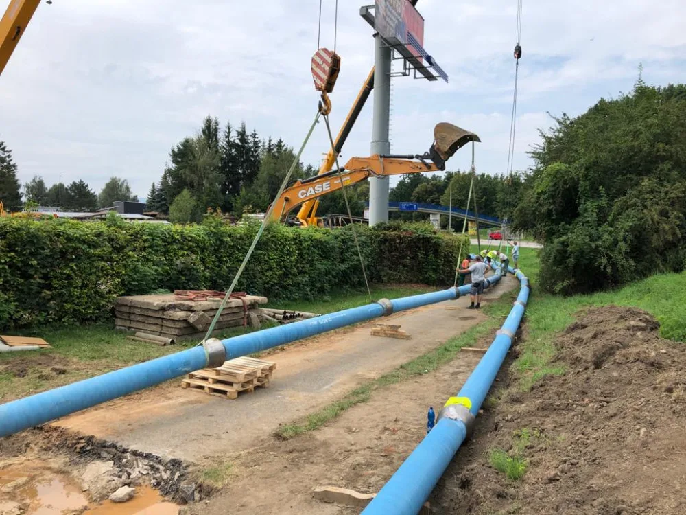 Vodovodní potrubí na mostě dosloužilo. Nové město umístí pod řeku