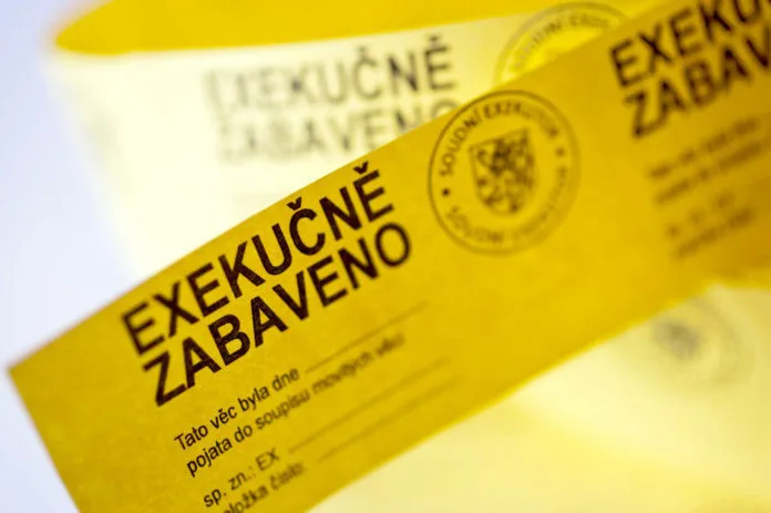 Exekuce budou pozastaveny do konce ledna. V kraji se týkají více než 40 tisíc osob