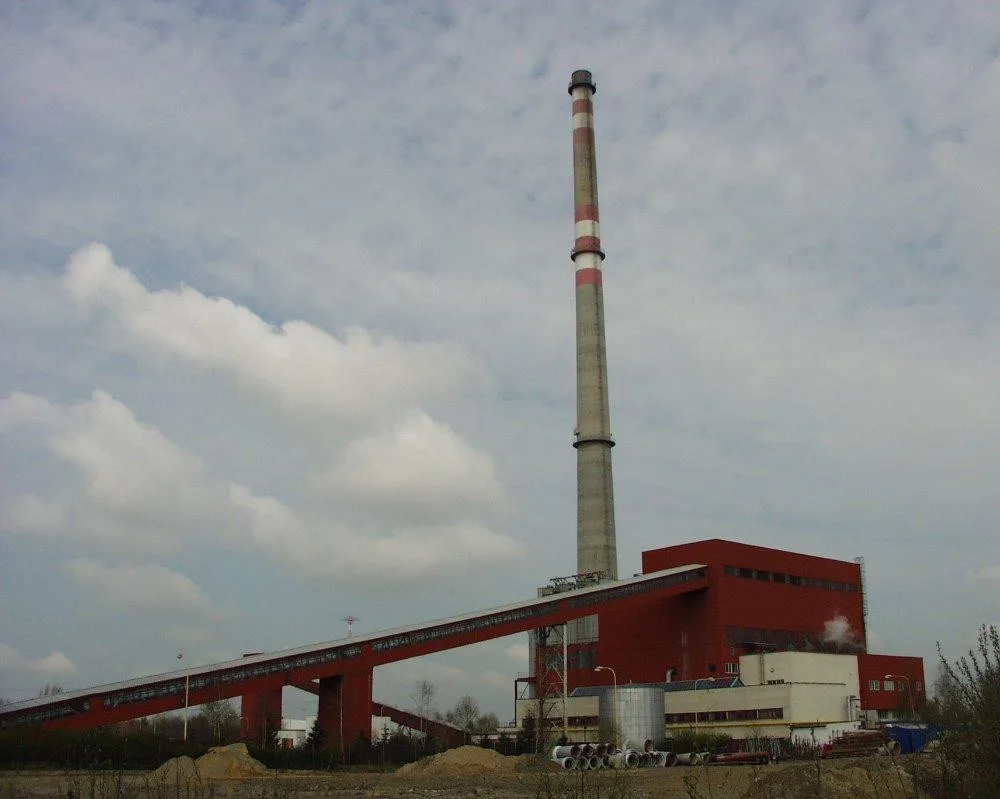 Z výtopny Vráto zůstane jen komín. Nejvyšší stavba ve městě bude sloužit čisté energii