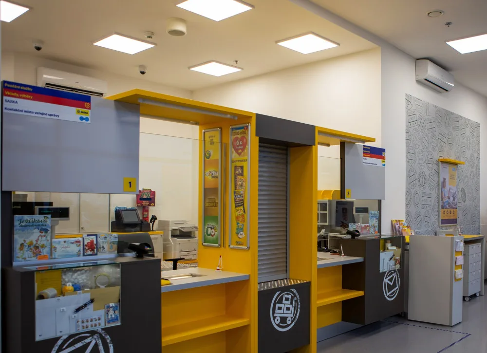 Pošta plánuje od března propustit asi 1500 lidí, zruší 2371 míst