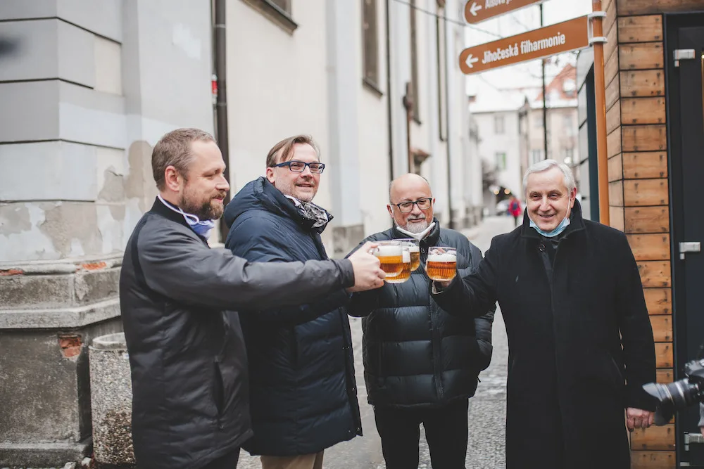 Budějčáci nepřijdou o Požehnaný ležák z Budvaru ani letos. Výtěžek z jeho prodeje jde opět na charitu.