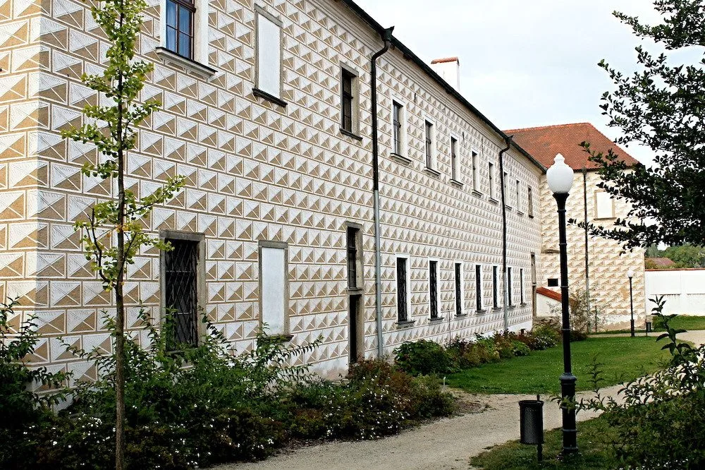 Muzeum fotografie a moderních obrazových médií a Dům gobelínů, kulturních tradic a řemesel v Jindřichově Hradci znovu otevřely své brány veřejnosti