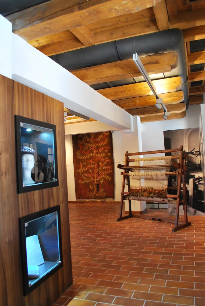 Muzeum fotografie a moderních obrazových médií a Dům gobelínů, kulturních tradic a řemesel v Jindřichově Hradci znovu otevřely své brány veřejnosti