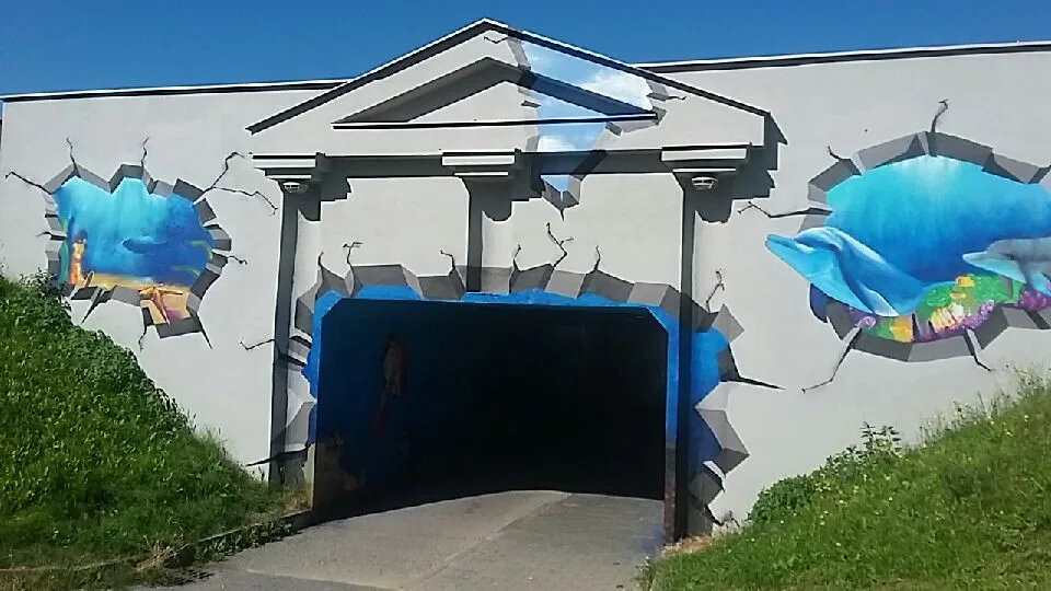 Podchod na Máji se proměnil v podmořský svět.