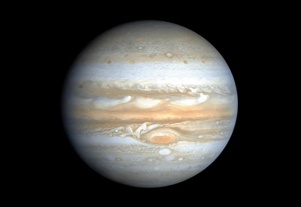 Konjukce Jupiteru se Saturnem a soutěž astronomických rozměrů