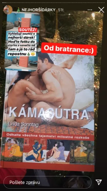 Nejhorší dárky? Těhotenské testy a dětská bodyčka, rodiče tak říkají svým dětem, že by už rádi vnoučata