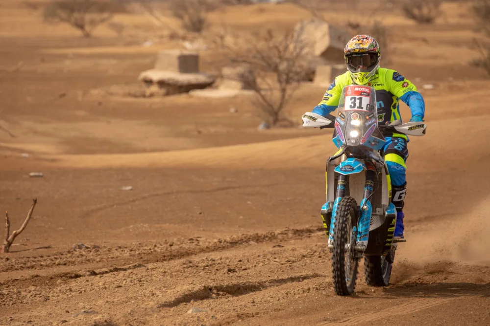 Budějčák Michek vstoupil do Rally Dakar skvěle. V prologu nechal za svými zády i tovární stroje.