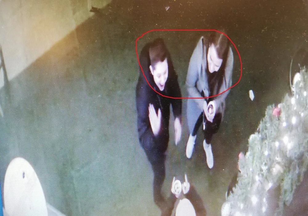 Policie řeší rvačku v centru města. Hledá svědky