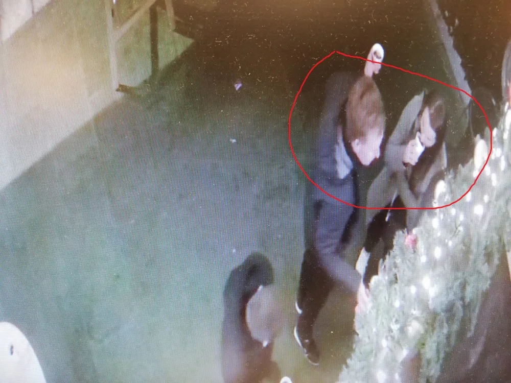 Policie řeší rvačku v centru města. Hledá svědky
