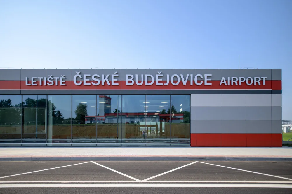 Budějcké letiště loni zaznamenalo nejvíc vzletů a přistání. Areál využívají hlavně letecké školy