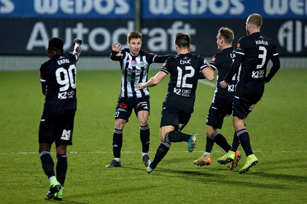 FOTO: Brzký gól a červená karta. Dynamo doma dobývalo příbramský val, nakonec vyhrálo 2:1
