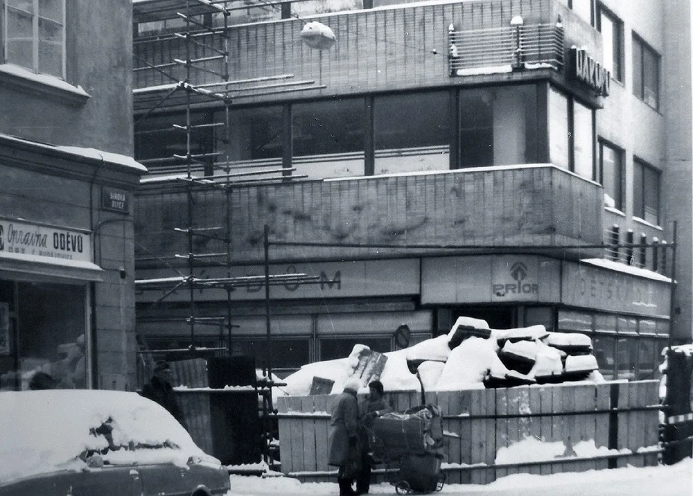Uzavřený Dětský dům v objektu Broukárny v zimě 1984.