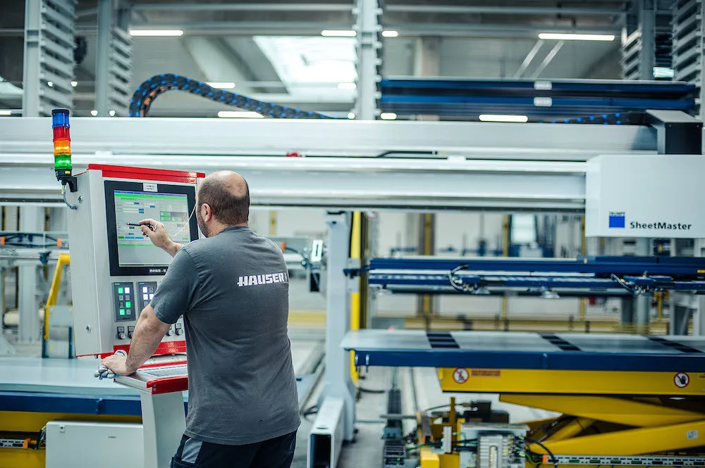 Hauser dává 110 milionů korun do expertů na plech
