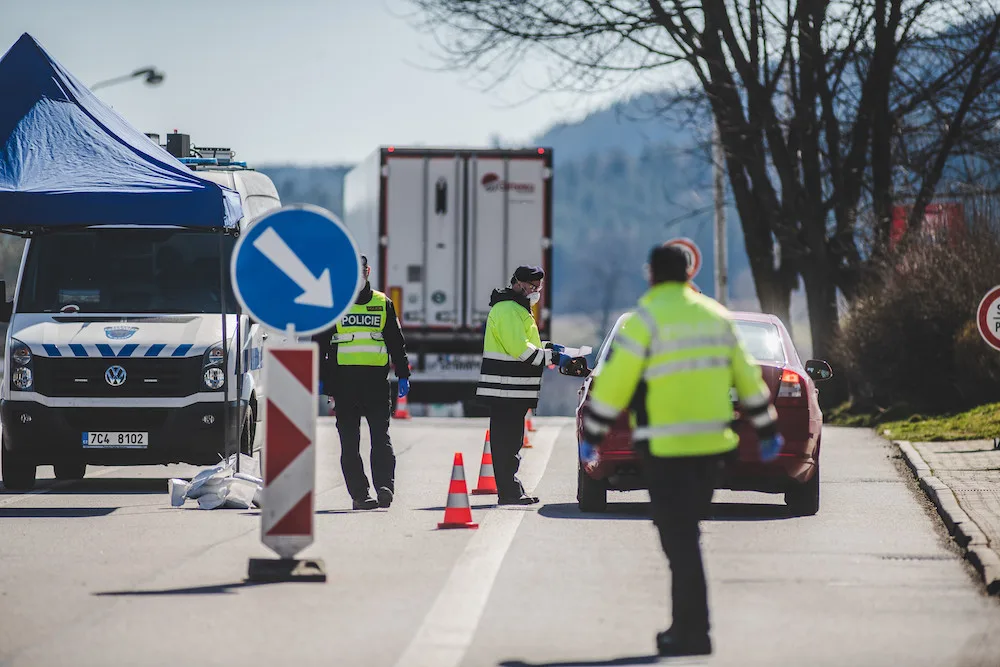 Rakousko ruší výjimky pro pendlery, budou muset doložit test