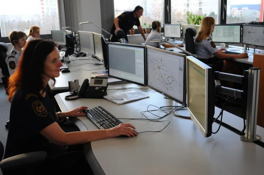 Tísňová linka 112 slaví dnes svůj den. Víte, v jakých případech na linku zavolat a jak se při hovoru chovat?