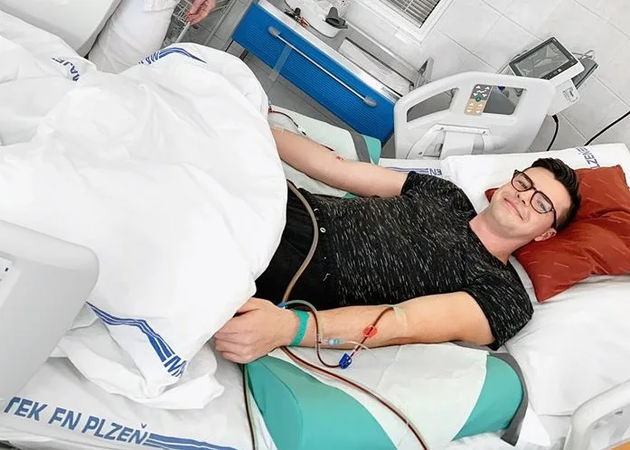 Nových dárců dřeně bylo loni méně kvůli koronaviru, rekordní je počet odebraných štěpů
