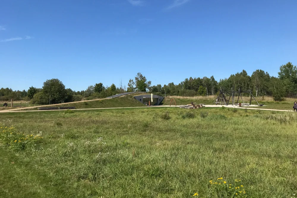 Nové obchodní centrum mezi sídlišti? Slibuje zelenou střechu a 250 parkovacích míst
