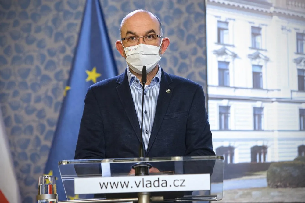 Podle Blatného by se děti mohly vrátit do škol ve druhé polovině dubna