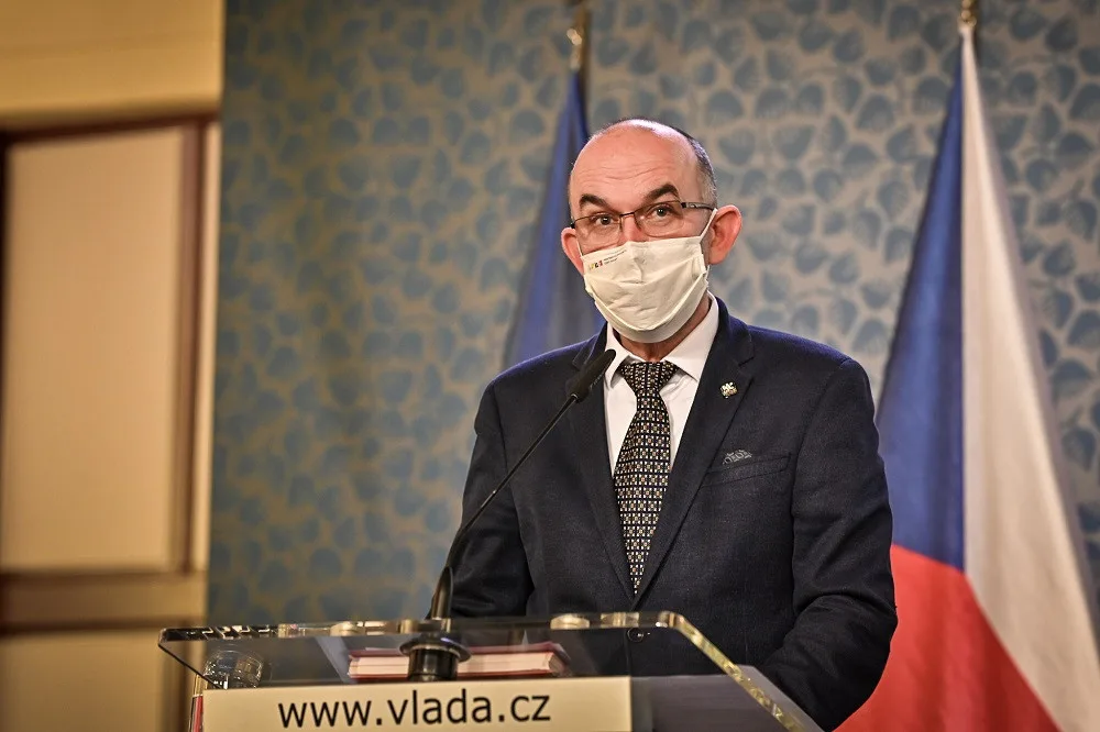 Omezení zůstanou nejméně do Velikonoc. Sportovat budou moci lidé nově v celém okresu