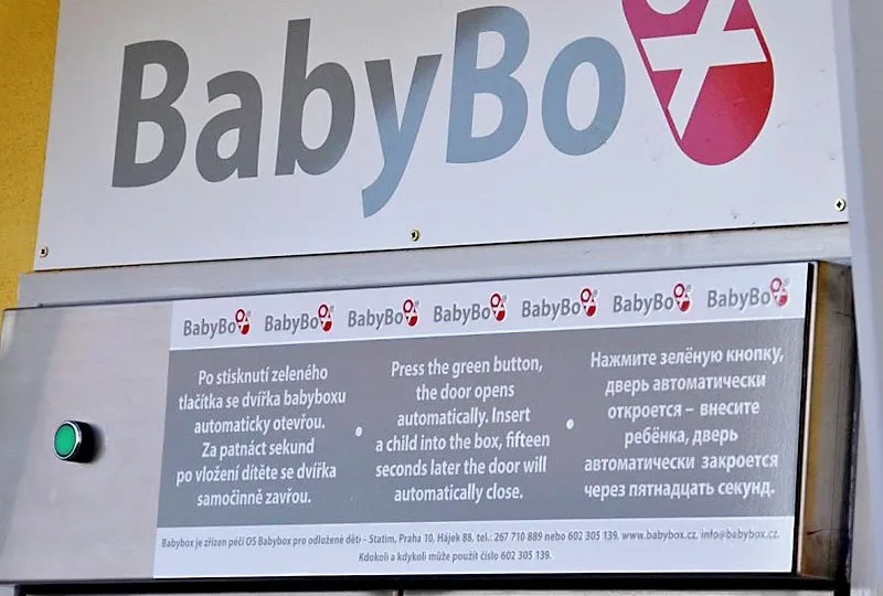 Ve strakonickém babyboxu našli odložené několikaměsíční miminko. Chlapeček dostal jméno Tomáš