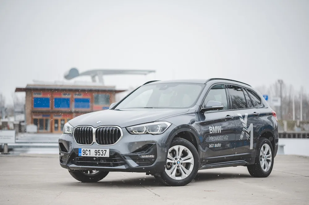 Parťák na výlet i sluha pro služební cesty. BMW X1 dokázalo skloubit luxus a kompaktnost za přijatelnou cenu