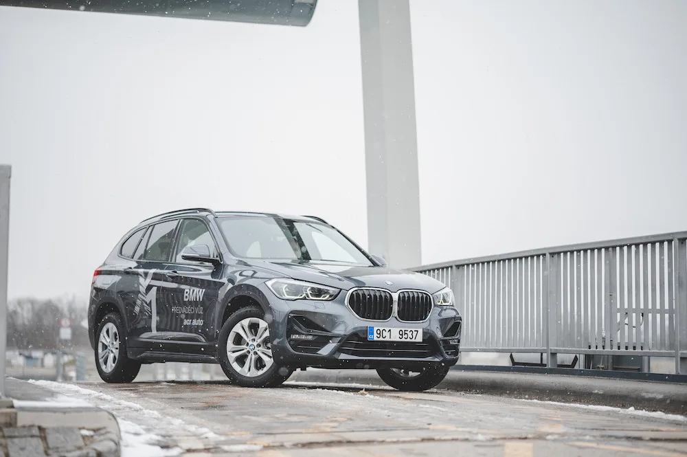 Parťák na výlet i sluha pro služební cesty. BMW X1 dokázalo skloubit luxus a kompaktnost za přijatelnou cenu