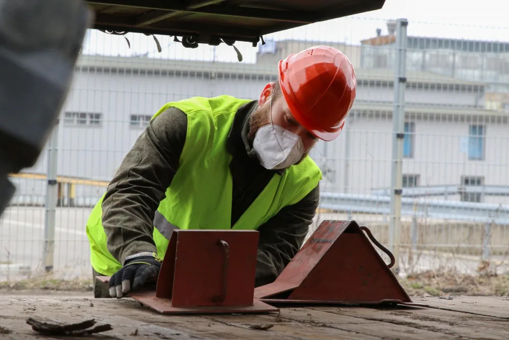 Strakoničtí vojáci nakládali techniku na železnici. Rozhodovaly milimetry i lidská důvěra