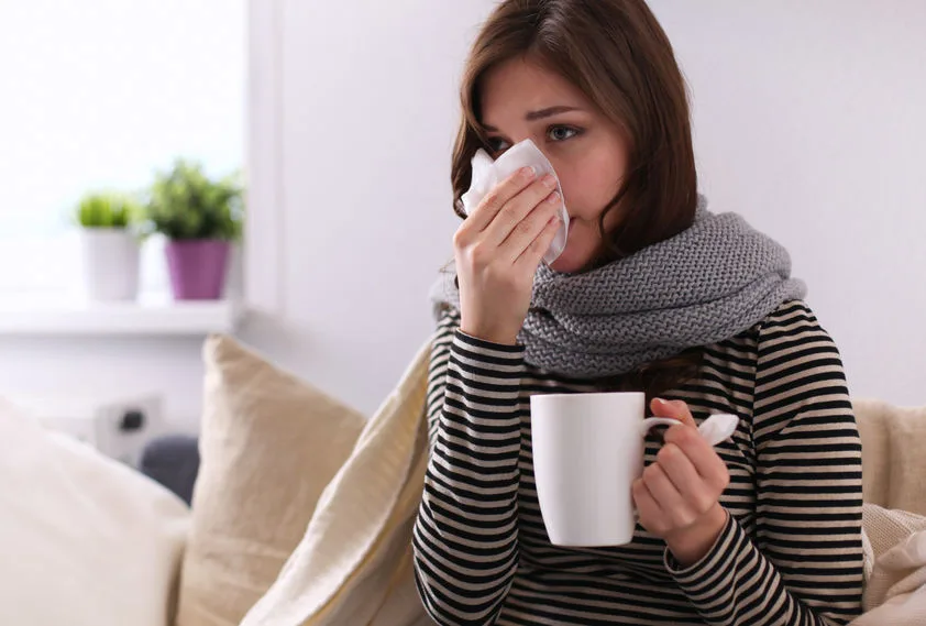 Kyselina acetylsalicylová: Proč jsou její vlastnosti klíčové při léčbě příznaků covid-19?
