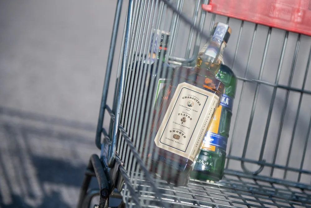 Nákup alkoholu a tabáku není podle ČOI pro mladistvé problém. U 3 ze 4 kontrol zjistila pochybení